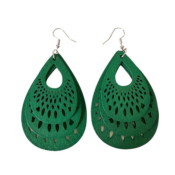 Jewelry - ⭐️ 5 for $25 Natural Wood Green Painted Lightweight Earrings